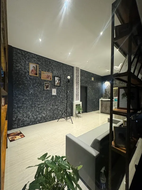 Max studio Pukayoor