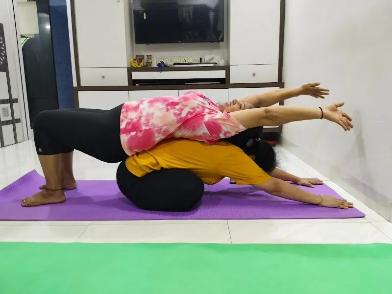 OM YOGA FITNESS