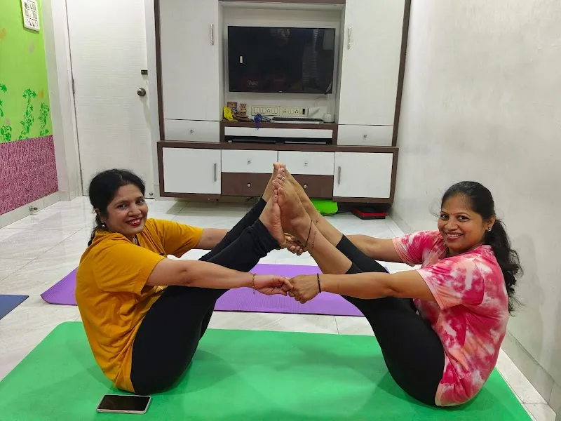OM YOGA FITNESS