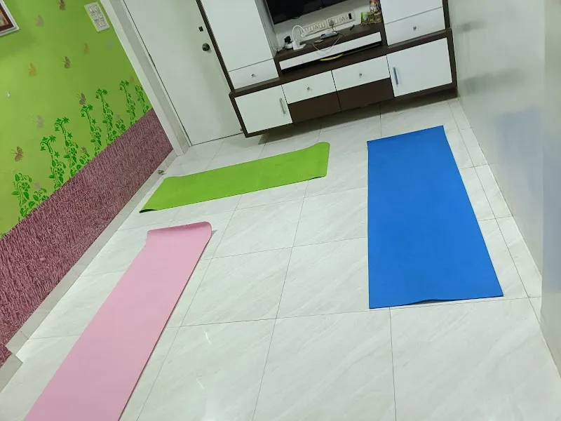 OM YOGA FITNESS