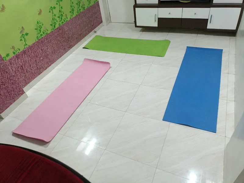 OM YOGA FITNESS