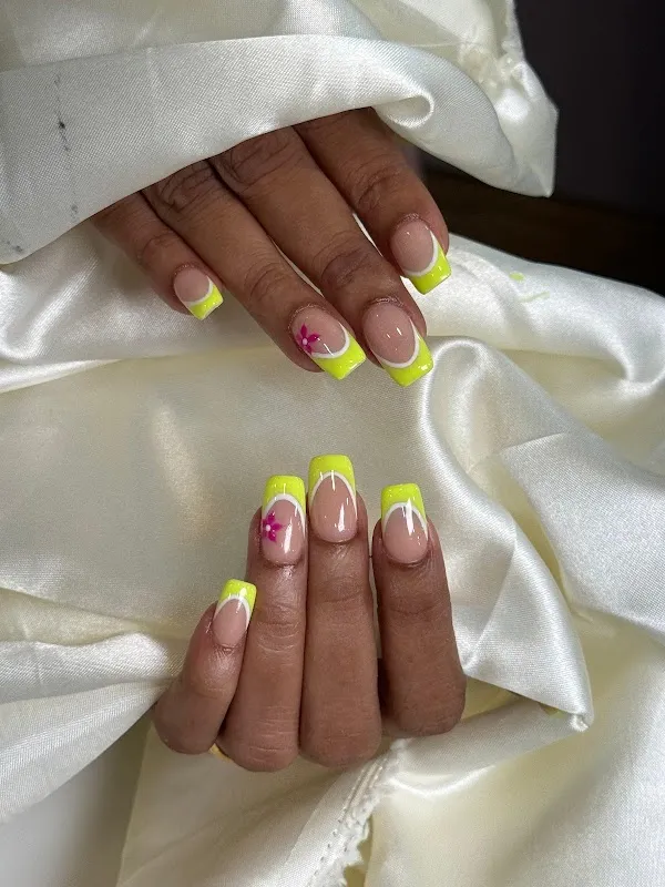 aRia - A Family Salon in Shyambazar | Unisex Salon, Nail Art, Beauty Parlour in Shyambazar