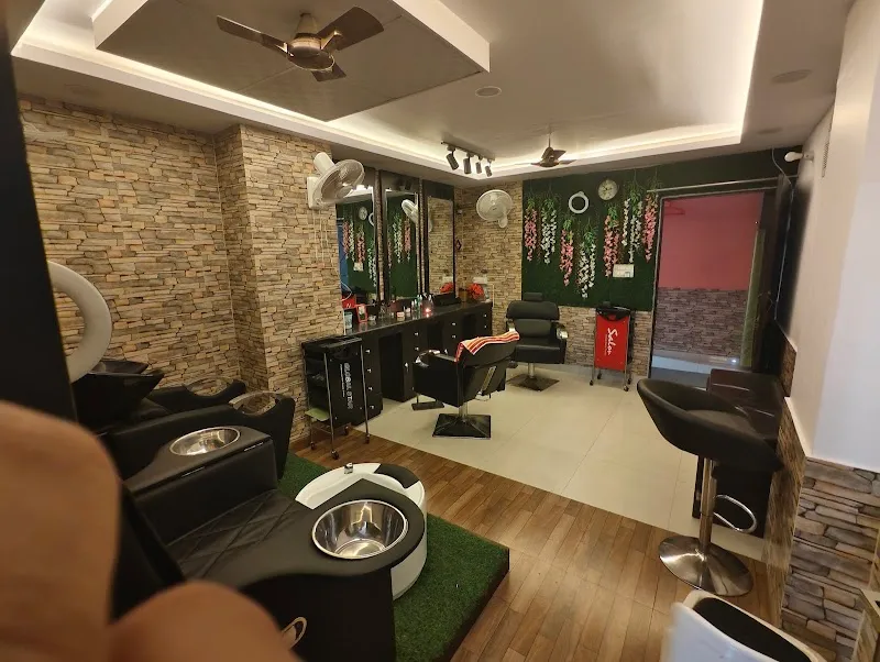 Diya Make Up Zone & Diya Boutique Zone - (Beauty Salon Services, Boutique Fashion & Professional Training Academy )