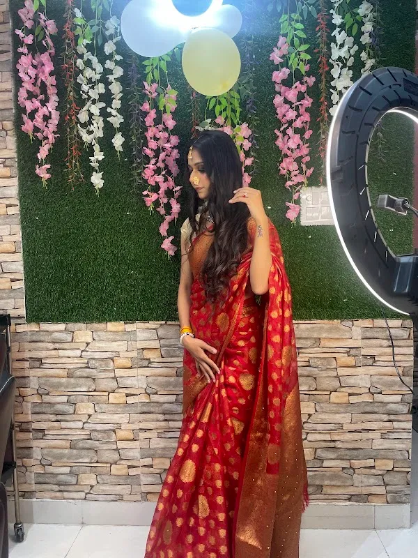 Diya Make Up Zone & Diya Boutique Zone - (Beauty Salon Services, Boutique Fashion & Professional Training Academy )