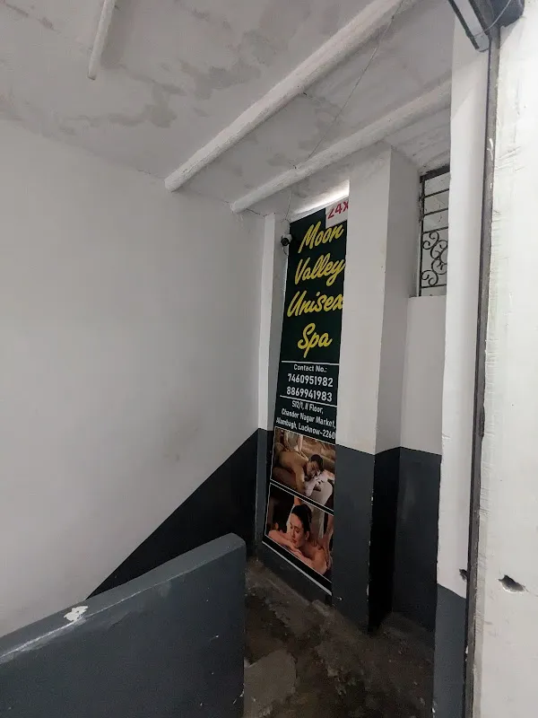 Moon Valley Unisex Spa