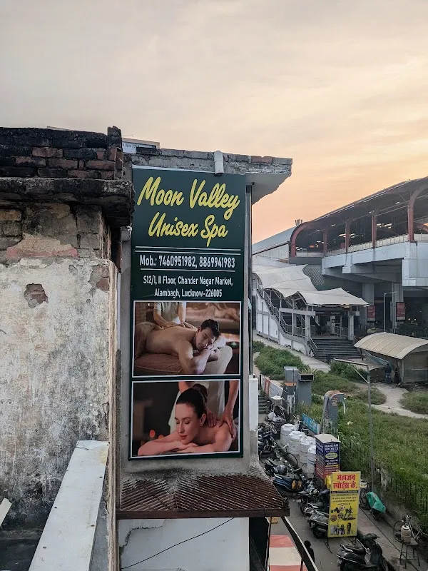 Moon Valley Unisex Spa