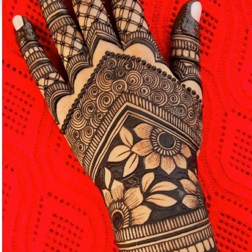 Aman Mehandi & Tattoo studio + mehandi artist kompally / mehandi artist nearby / mehandi artist hyderabad