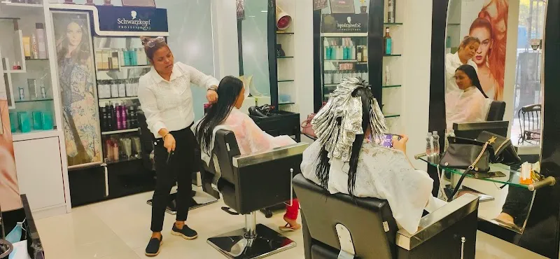 Lakme Salon For Him and Her in Khadakpada,Kalyan West,Thane