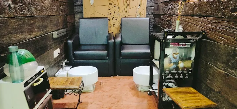 Lakme Salon For Him and Her in Khadakpada,Kalyan West,Thane