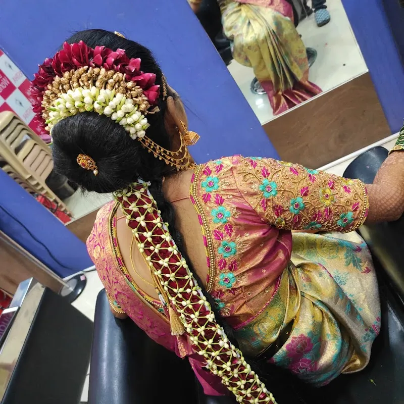Astha Beauty Parlor