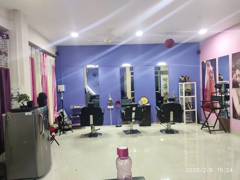 Astha Beauty Parlor