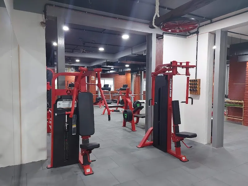 D G FITNESS CLUB