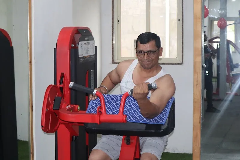D G FITNESS CLUB