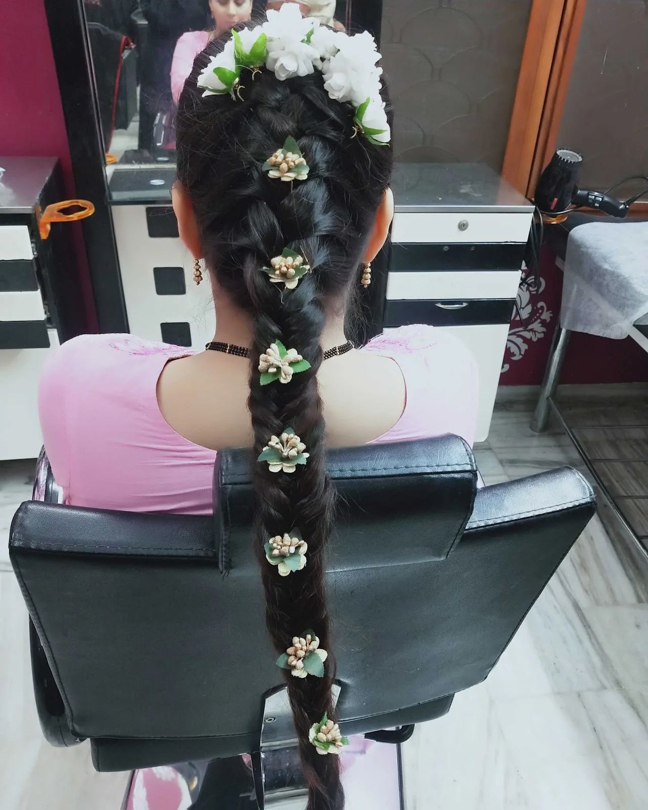 New Sparkling Beauty Salon