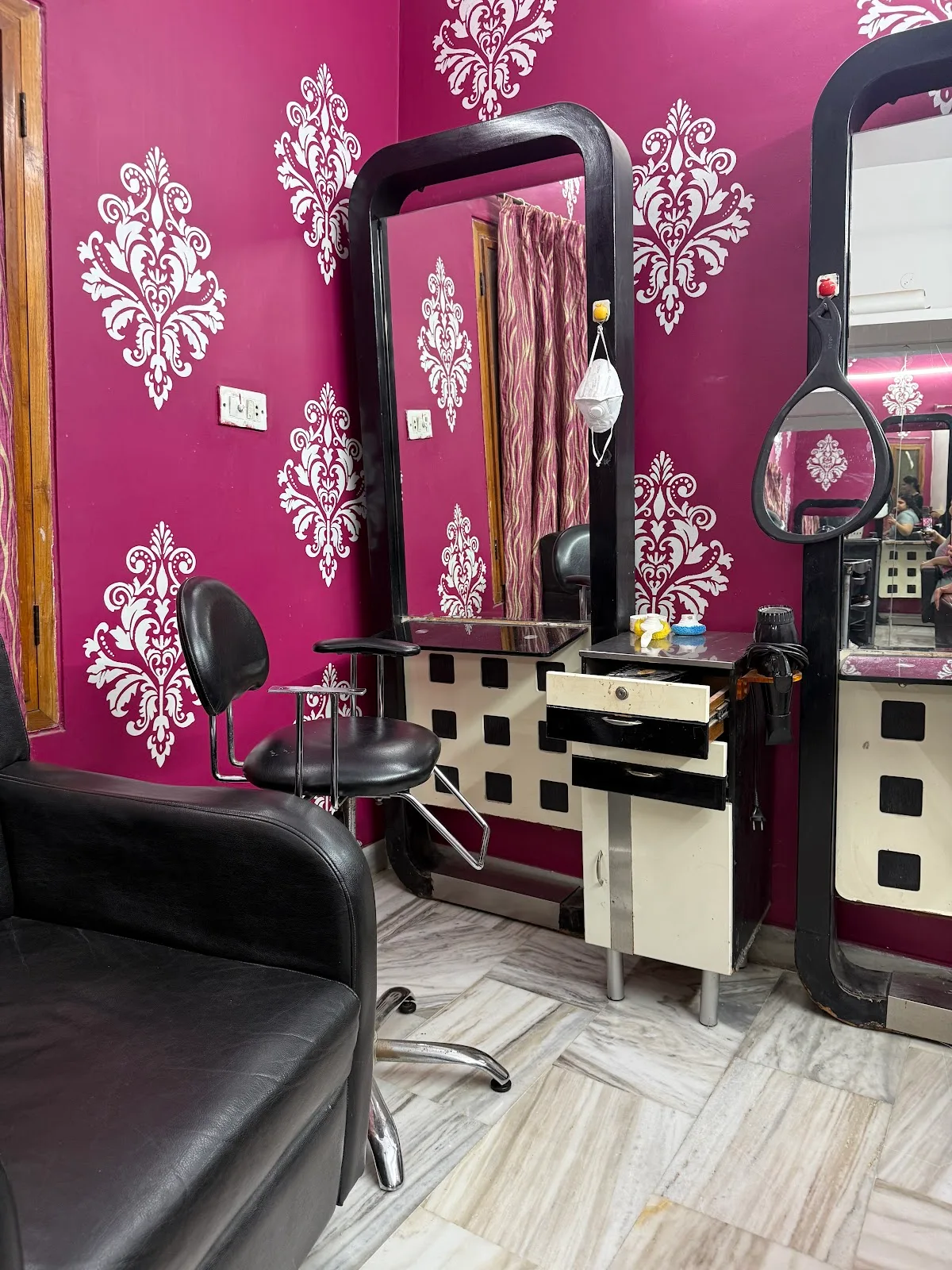 New Sparkling Beauty Salon