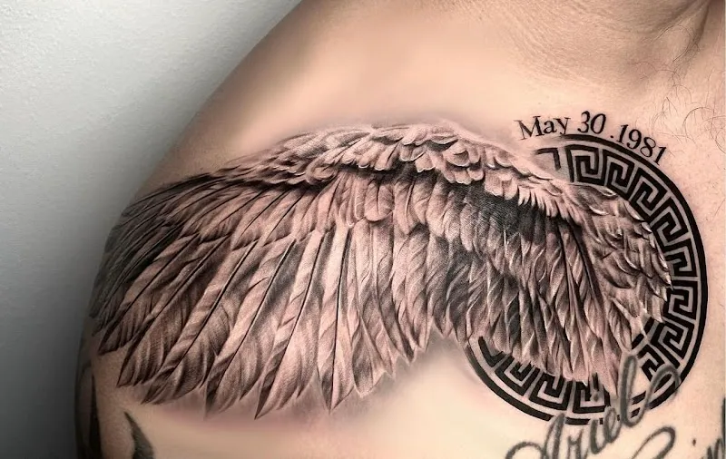Platinum Tattoos & Piercings