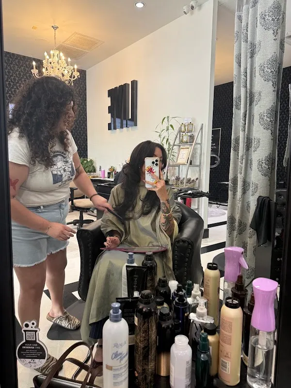 Dolce Salon