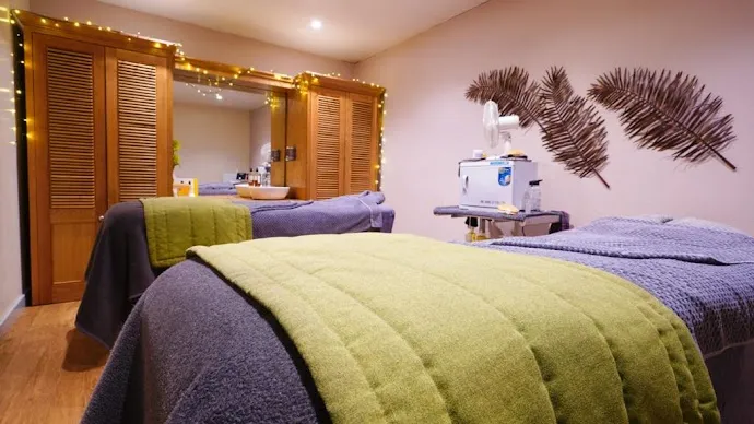 Alive Luxury Spa-Massage Spa In gk2 | Massage Center in gk 2 | Spa Near me