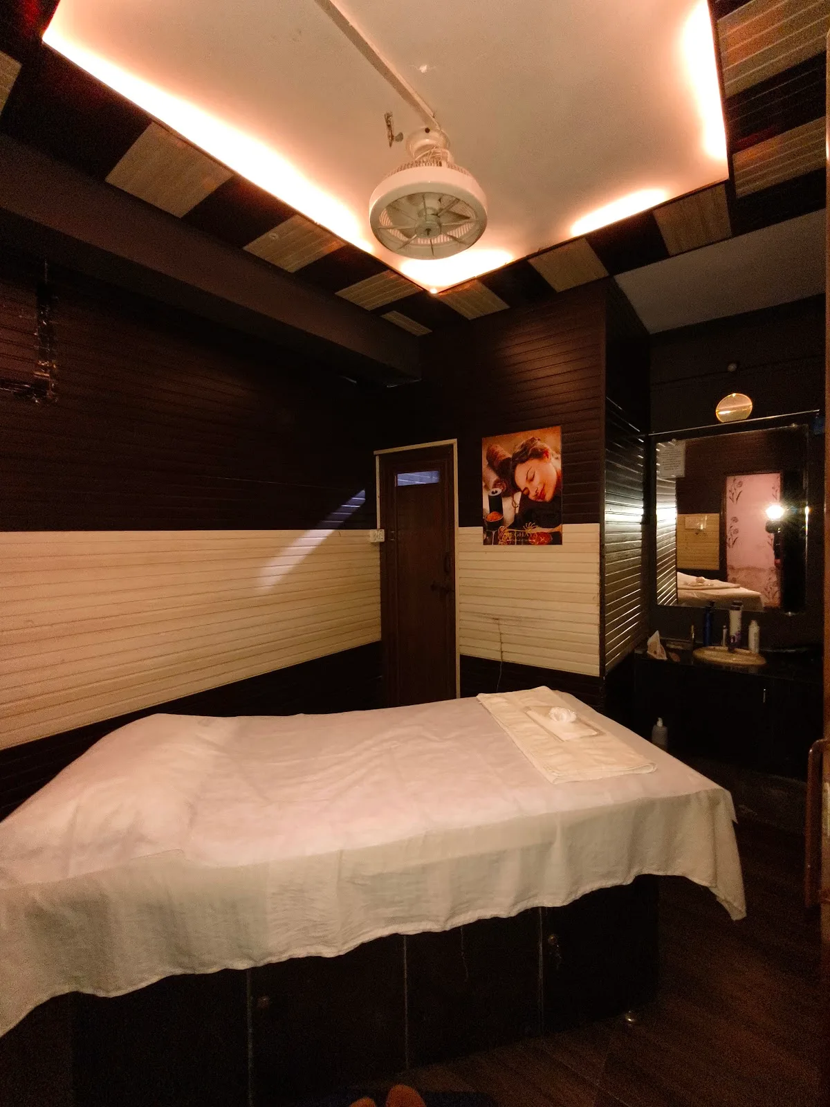 Meghaya Spa | Spa Near Me | Best Massage Near me Indore