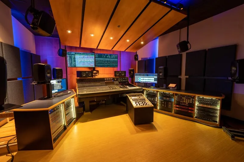 OMESH ENTERTAINMENT - OMESH MUSIC RECORDING STUDIO MULUND