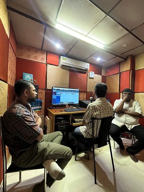 OMESH ENTERTAINMENT - OMESH MUSIC RECORDING STUDIO MULUND