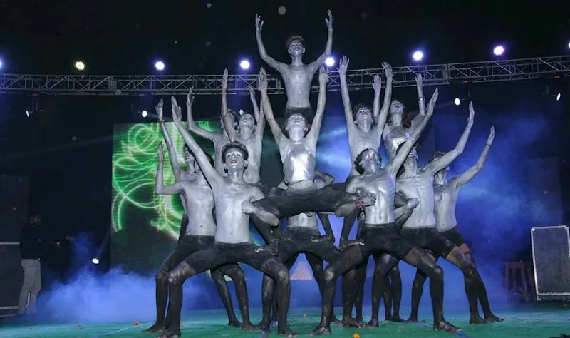 Shoelaces Dance Company :- Best Dance Studio in Palam | Hiphop Dance Classes in Sagarpur | Delhi