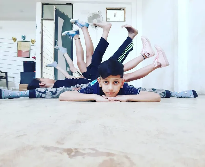 Shoelaces Dance Company :- Best Dance Studio in Palam | Hiphop Dance Classes in Sagarpur | Delhi