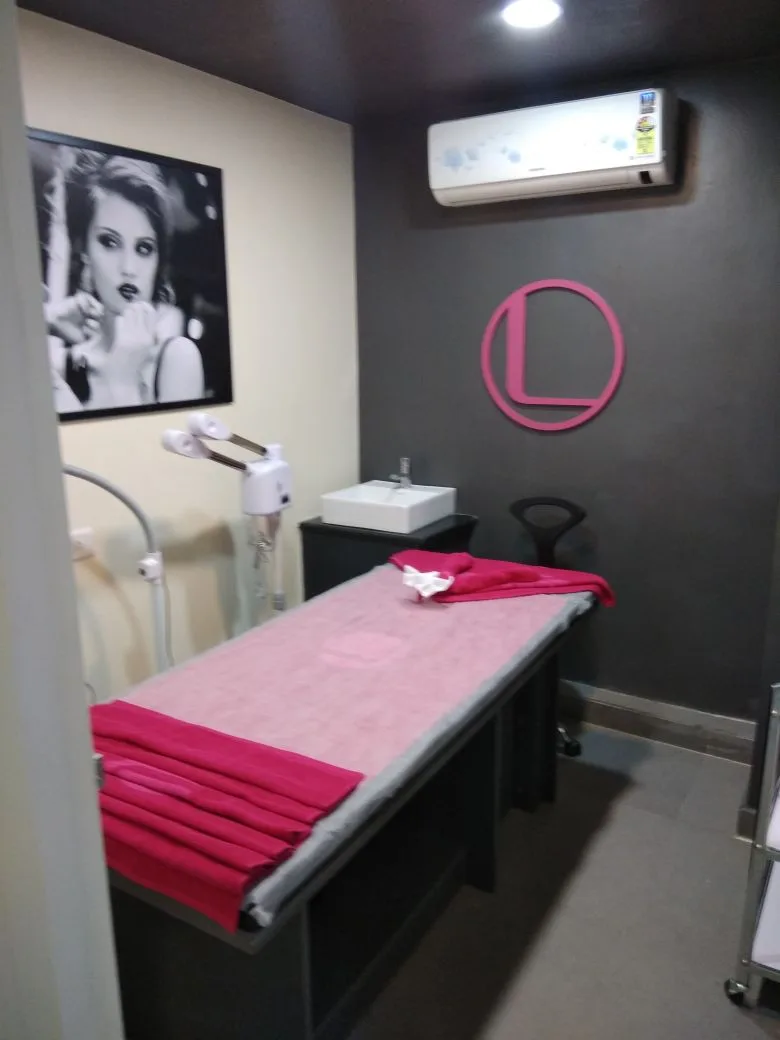 Lakme Salon For Him and Her in Sun City,Hyderabad