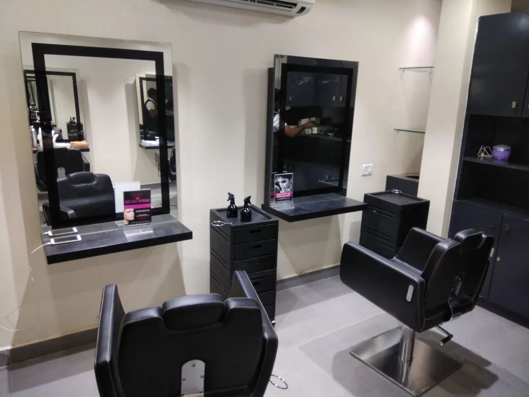Lakme Salon For Him and Her in Sun City,Hyderabad