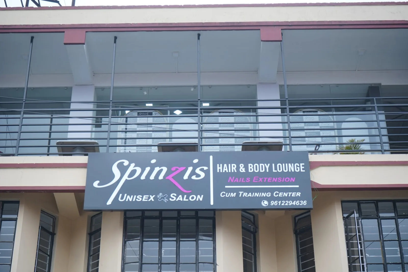 SPINZIS Unisex Salon And Spa Laitumkhrah