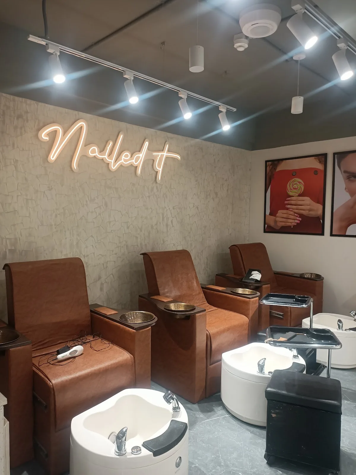 Lakme Salon For Him and Her in Dilsukhnagar,Moosaram Bagh,Hyderabad