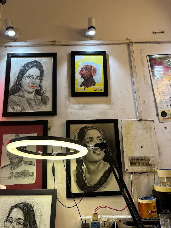 Sketch Artist With Portrait Painting