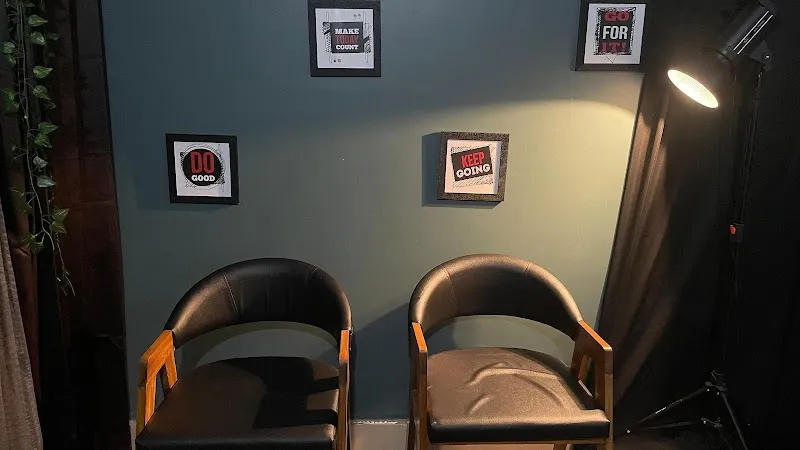 CREW 11 STUDIO