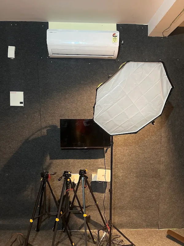 CREW 11 STUDIO