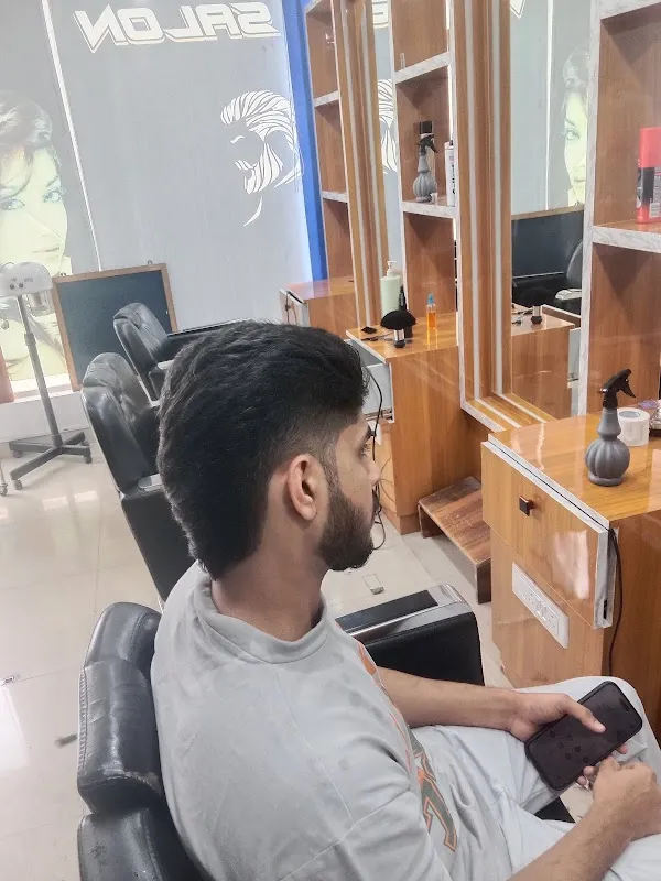 Castle Unisex Salon