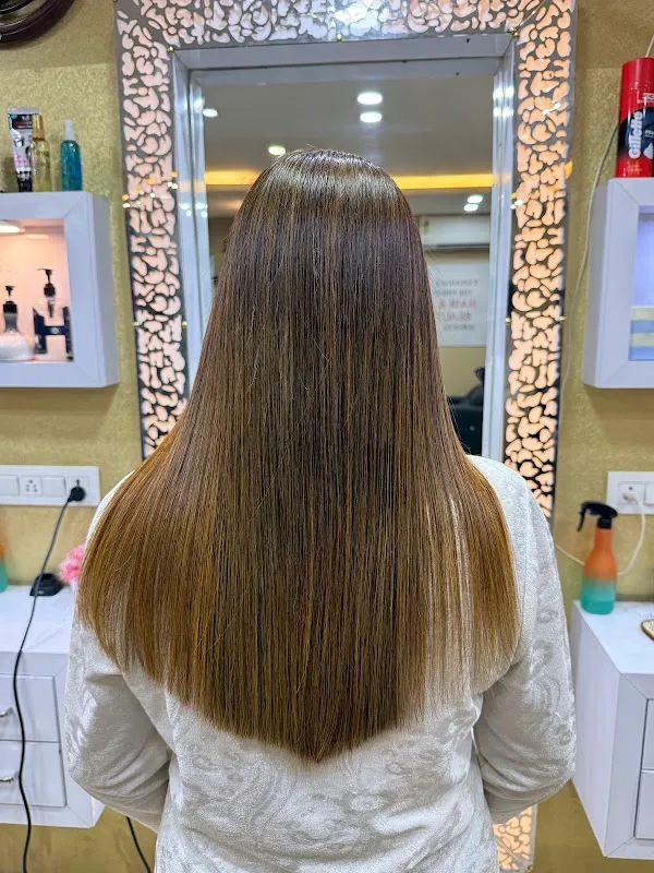Luxe Unisex Salon By Urvashi - Best Hair Salon In Indrapuri, Bhopal