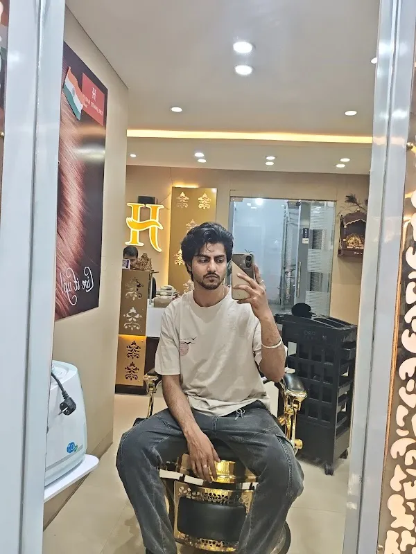 Luxe Unisex Salon By Urvashi - Best Hair Salon In Indrapuri, Bhopal