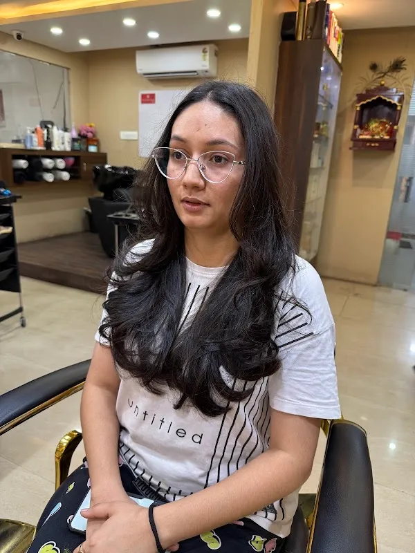 Luxe Unisex Salon By Urvashi - Best Hair Salon In Indrapuri, Bhopal