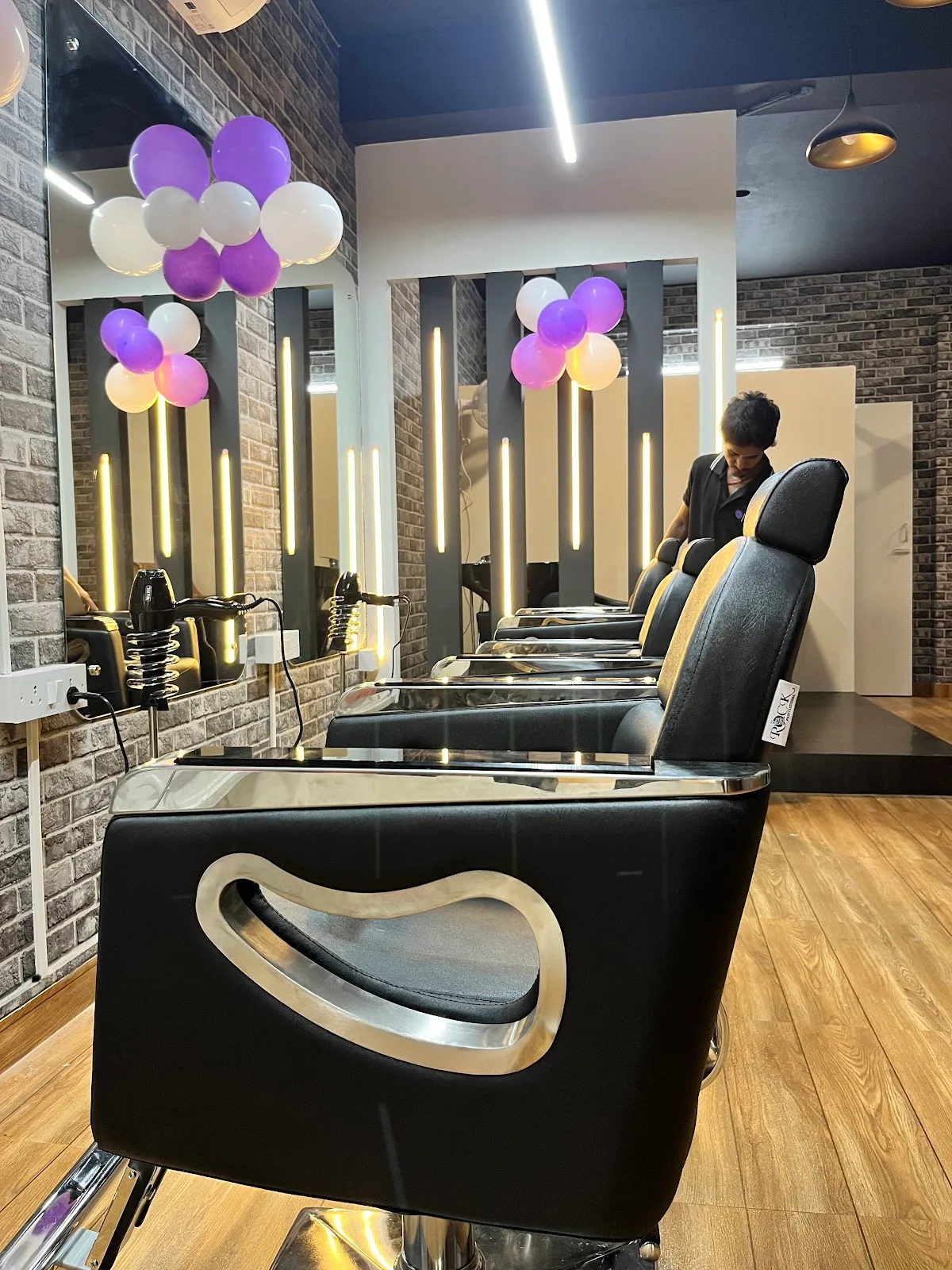 Naturals elite-“A Perfect Family Salon”