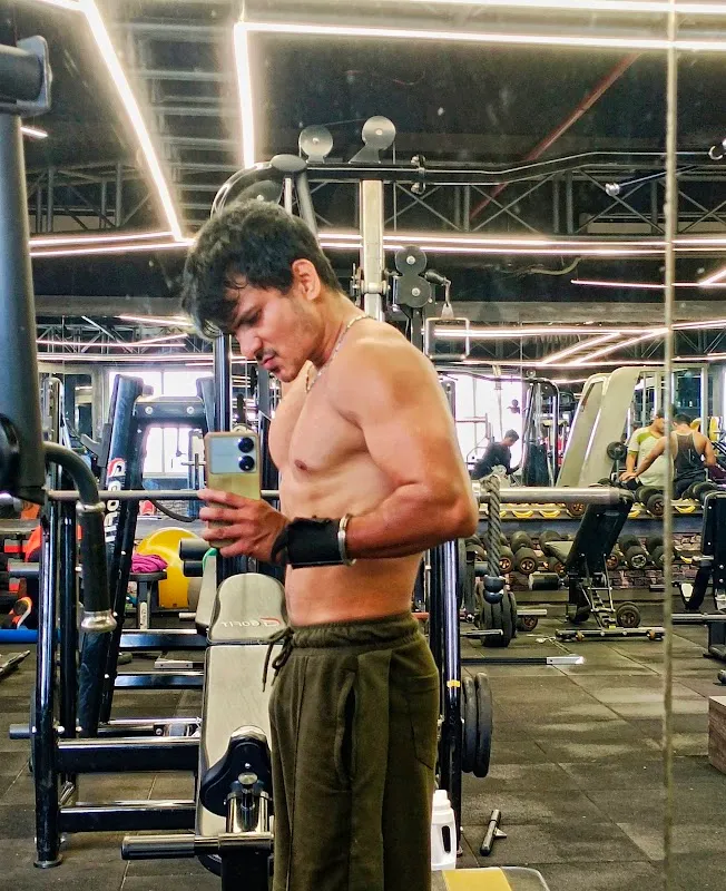 Leegend muscle factory