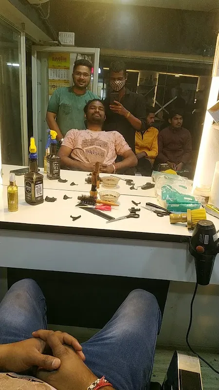 Antique Salon, Satara