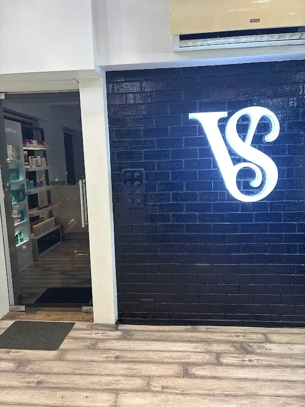 Vois The Salon