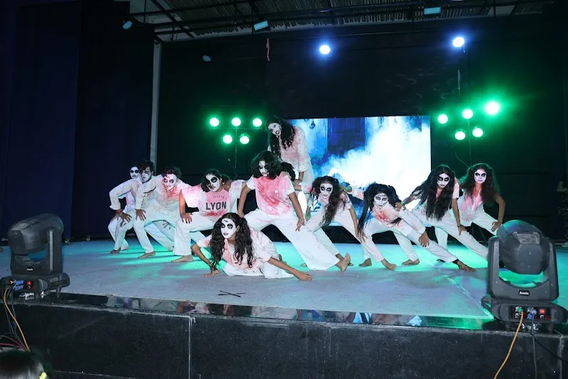 D Monster Dance Studio