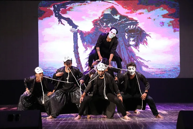 D Monster Dance Studio
