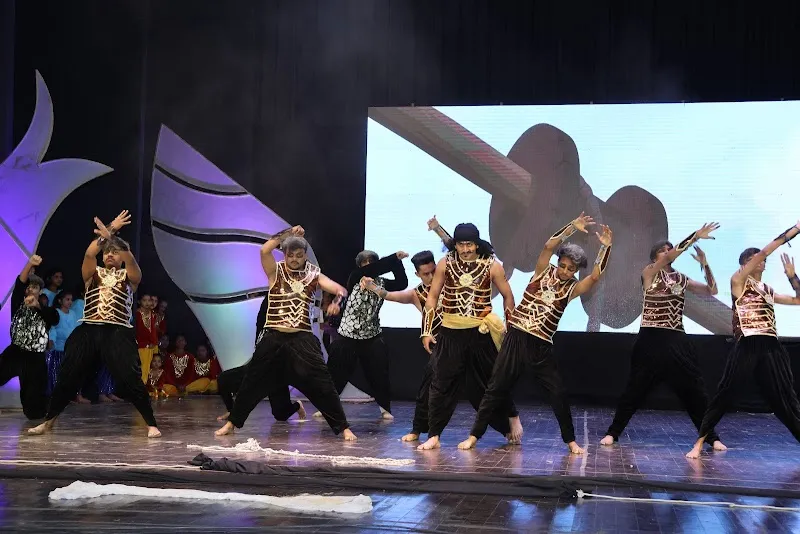 D Monster Dance Studio