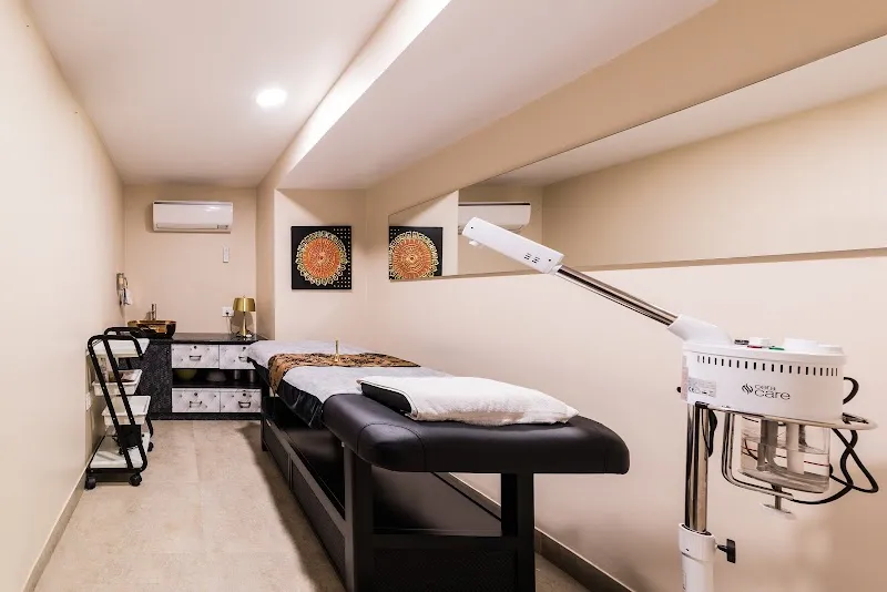 A & A Salon & Spa