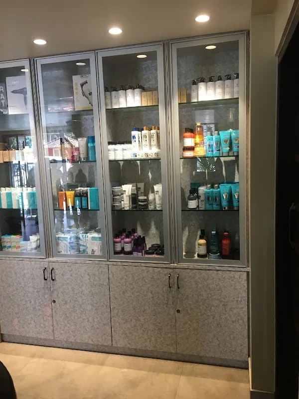 A & A Salon & Spa
