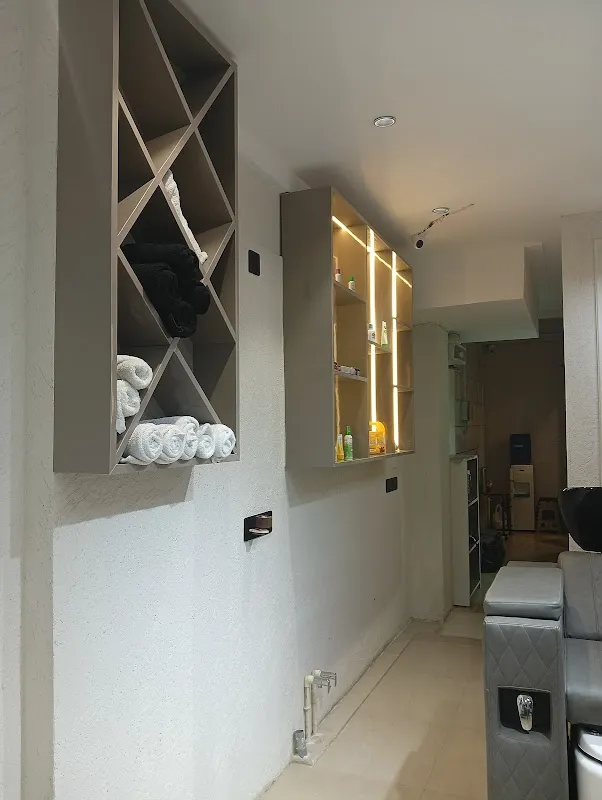 Aura Beauty Labs