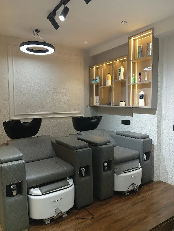 Aura Beauty Labs