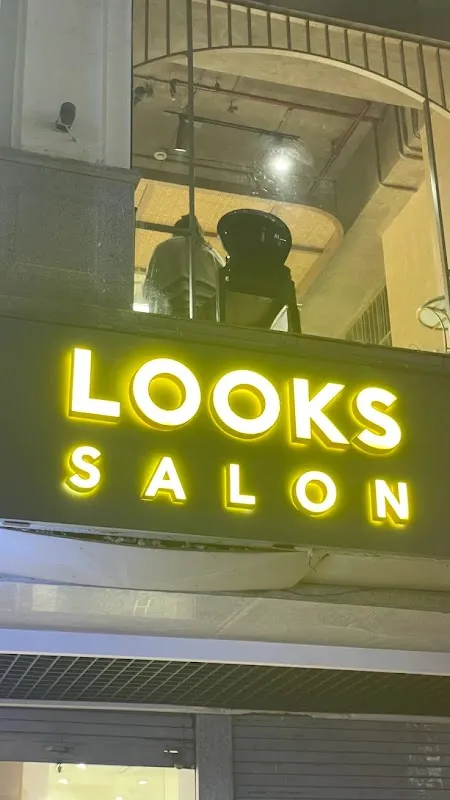 Looks Salon, Hauz Khas